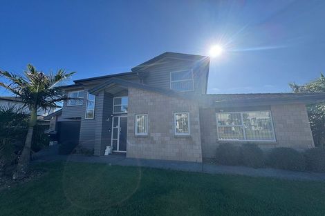 Photo of property in 2 Oakhurst Avenue, Flat Bush, Auckland, 2019