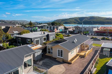 Photo of property in 140 Mana Esplanade, Paremata, Porirua, 5026