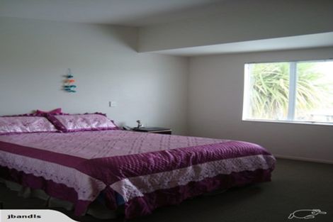 Photo of property in 32 Albionvale Road, Glen Eden, Auckland, 0602