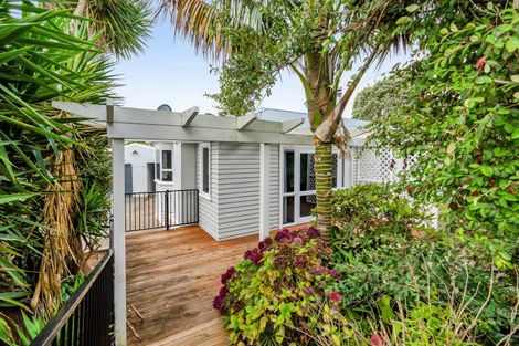 Photo of property in 66 Huatoki Street, Vogeltown, New Plymouth, 4310