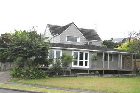 Photo of property in 130 West Harbour Drive, West Harbour, Auckland, 0618