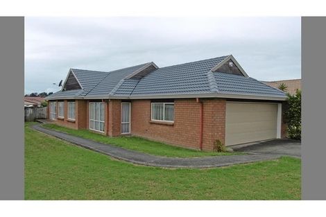 Photo of property in 8 Waylen Place, Burswood, Auckland, 2013