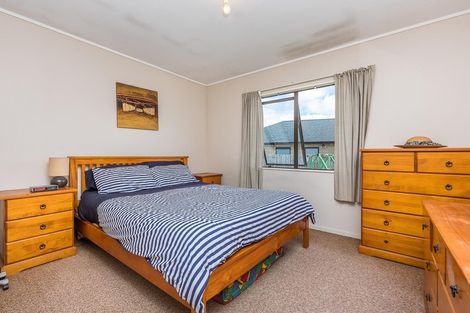 Photo of property in 1/25 Kennington Drive, Clendon Park, Auckland, 2103