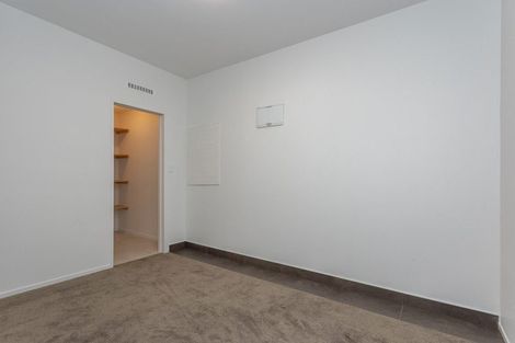 Photo of property in 1/25 Brunton Place, Glenfield, Auckland, 0629