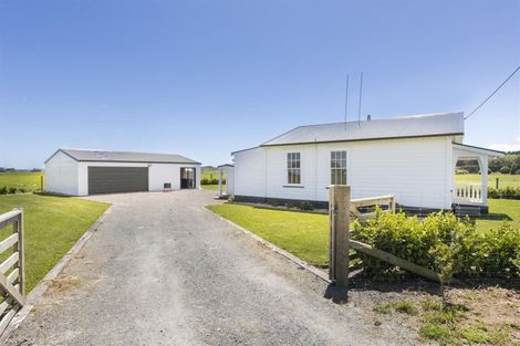 Photo of property in 628 Parewanui Road, Bulls, 4894