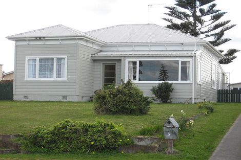 Photo of property in 7 Kowhai Street, Castlecliff, Whanganui, 4501