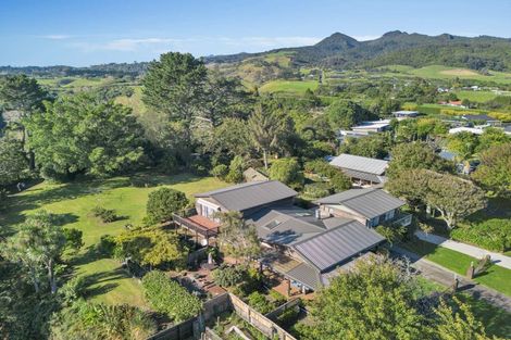 Photo of property in 27 Donnelly Street, Oakura, 4314