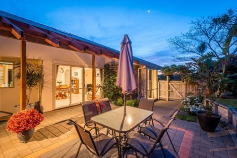 Photo of property in 10 Compass Court, Paraparaumu, 5032