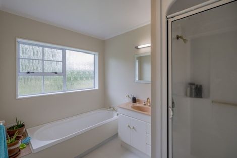 Photo of property in 15 Greenwood Boulevard, Otaki, 5512