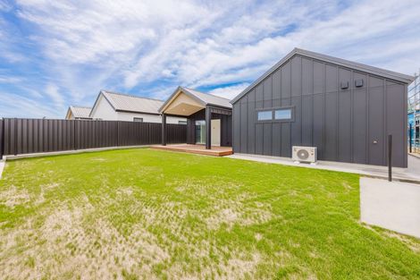 Photo of property in 14 Annie Aranui Drive, Poraiti, 4182