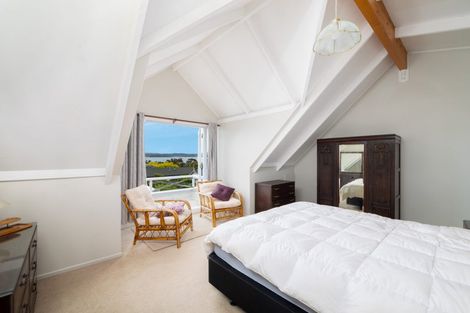 Photo of property in 6 Little Queen Street, Russell, 0202