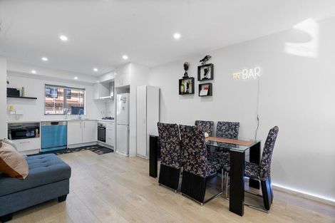 Photo of property in 19 Valour Lane, Papakura, 2110