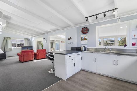 Photo of property in 450 Pukehina Parade, Pukehina, Te Puke, 3189