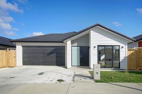 Photo of property in 8 Lusitano Drive, Karaka, Papakura, 2113