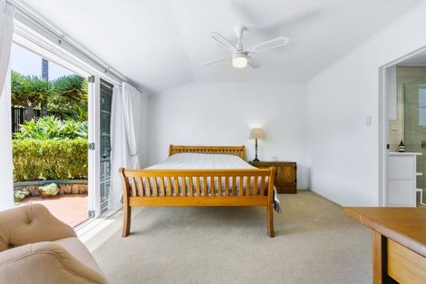 Photo of property in 3a Leiden Place, Totara Vale, Auckland, 0629