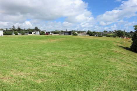 Photo of property in 2 Snapper Street, Baylys Beach, Dargaville, 0377