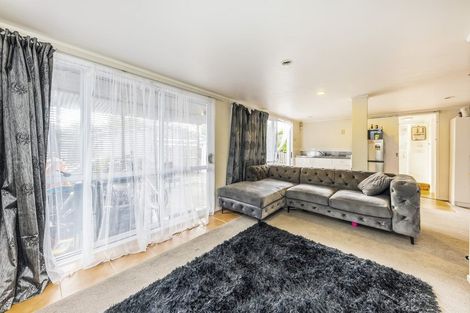 Photo of property in 28 Boundary Road, Opaheke, Papakura, 2113