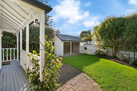 Photo of property in 49 Roslyn Terrace, Stanley Point, Auckland, 0624