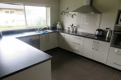 Photo of property in 64 Farringdon Avenue, Rototuna North, Hamilton, 3210