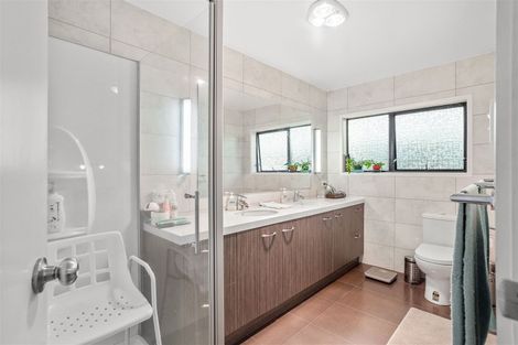 Photo of property in 10 Tatyana Place, Massey, Auckland, 0614