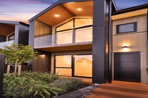 Photo of property in 27a Dawnhaven Drive, Te Atatu Peninsula, Auckland, 0610