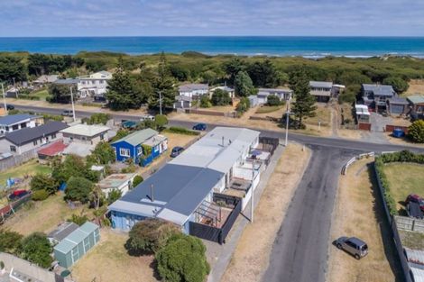 Photo of property in 1/2 Himatangi Street, Himatangi Beach, Foxton, 4891