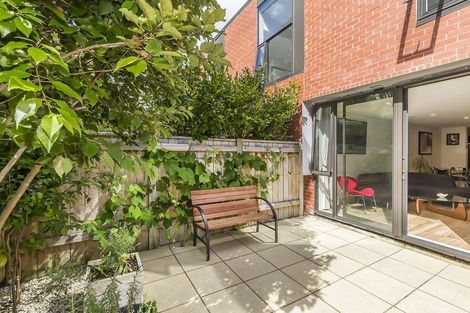 Photo of property in Nouvo Apartments, 8/21 Rugby Street, Mount Cook, Wellington, 6021