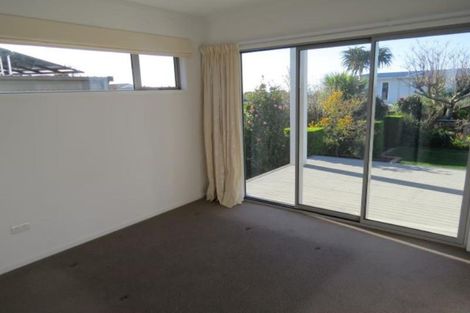 Photo of property in 10 Scott Street, Moturoa, New Plymouth, 4310
