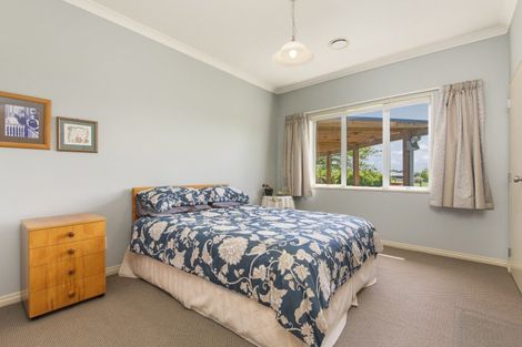 Photo of property in 9 Orakei Road, Kelvin Grove, Palmerston North, 4470