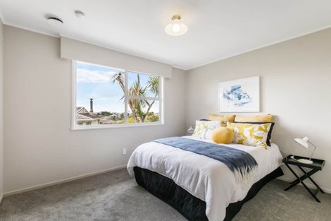 Photo of property in 34 Felgrove Street, Glendene, Auckland, 0602