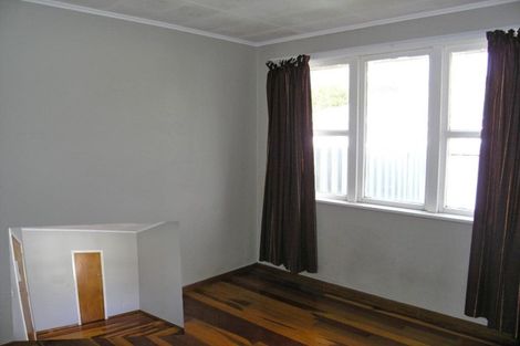 Photo of property in 2 Wood Street, Wallaceville, Upper Hutt, 5018