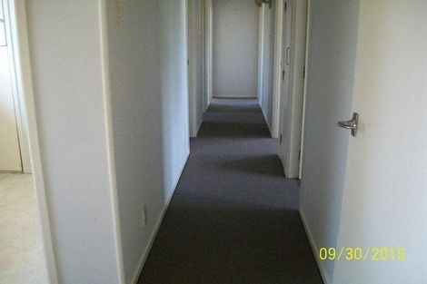 Photo of property in 21 Mawney Road, Henderson, Auckland, 0610