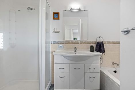 Photo of property in 811 East Coast Road, Northcross, Auckland, 0630
