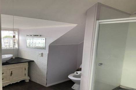 Photo of property in 5 Tawa Road, Te Atatu Peninsula, Auckland, 0610