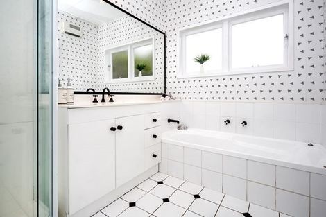 Photo of property in 3 Larsen Crescent, Tawa, Wellington, 5028