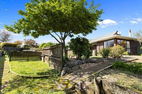 Photo of property in 12 Tamati Place, Merrilands, New Plymouth, 4312