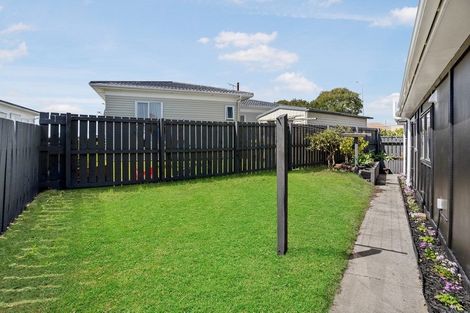 Photo of property in 2/160 Shirley Road, Papatoetoe, Auckland, 2025