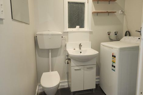 Photo of property in 16 Lindum Terrace, Roseneath, Wellington, 6011