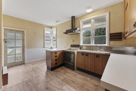 Photo of property in 34 Pahiatua Street, Hokowhitu, Palmerston North, 4410