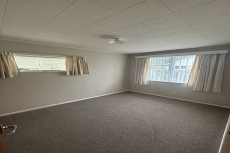 Photo of property in 5 Whirinaki Crescent, Heretaunga, Upper Hutt, 5018