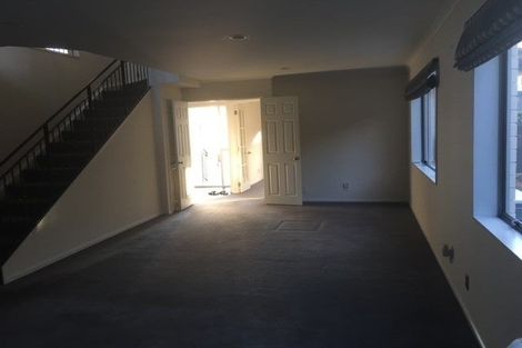 Photo of property in 9 Seresin Crescent, Flat Bush, Auckland, 2016