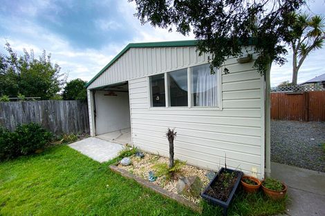 Photo of property in 6 Quebec Place, Wainoni, Christchurch, 8061