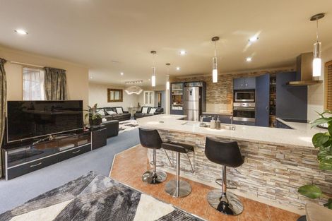 Photo of property in 146 Ruapehu Drive, Fitzherbert, Palmerston North, 4410