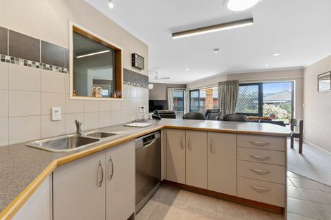 Photo of property in 16 Frame Place, Owhata, Rotorua, 3010