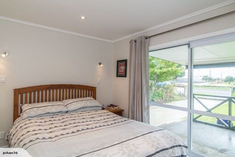 Photo of property in 30 Donovan Road, Paraparaumu Beach, Paraparaumu, 5032