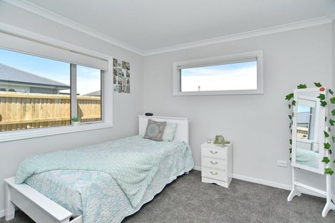 Photo of property in 106 Petries Road, Woodend, 7610