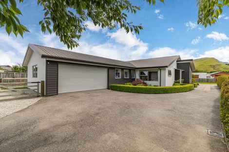 Photo of property in 22 Lochnagar Drive, Lake Hayes, Queenstown, 9304