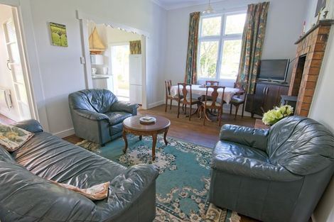 Photo of property in 10 Greenfield Street, Hector, 7822