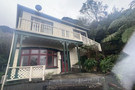 Photo of property in 20 Winchester Street, Kaiwharawhara, Wellington, 6035