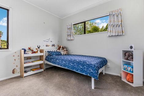 Photo of property in 1 Oakmont Place, Wattle Downs, Auckland, 2103